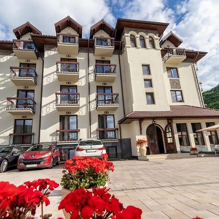 River Hotel & Spa Călimăneşti Kültér fotó