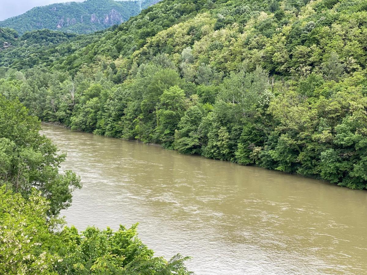 River Hotel & Spa Călimăneşti Kültér fotó