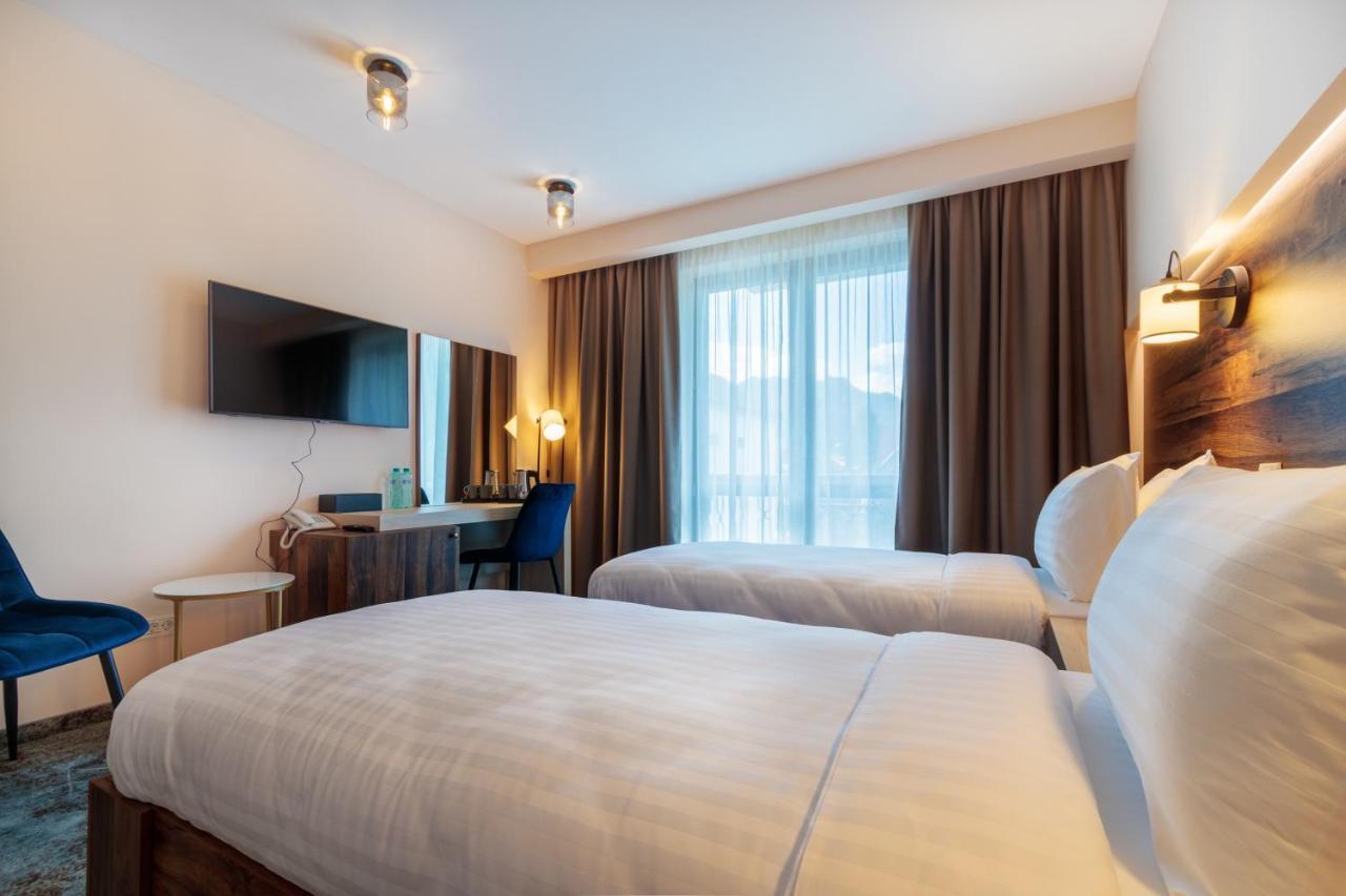 River Hotel & Spa Călimăneşti Kültér fotó