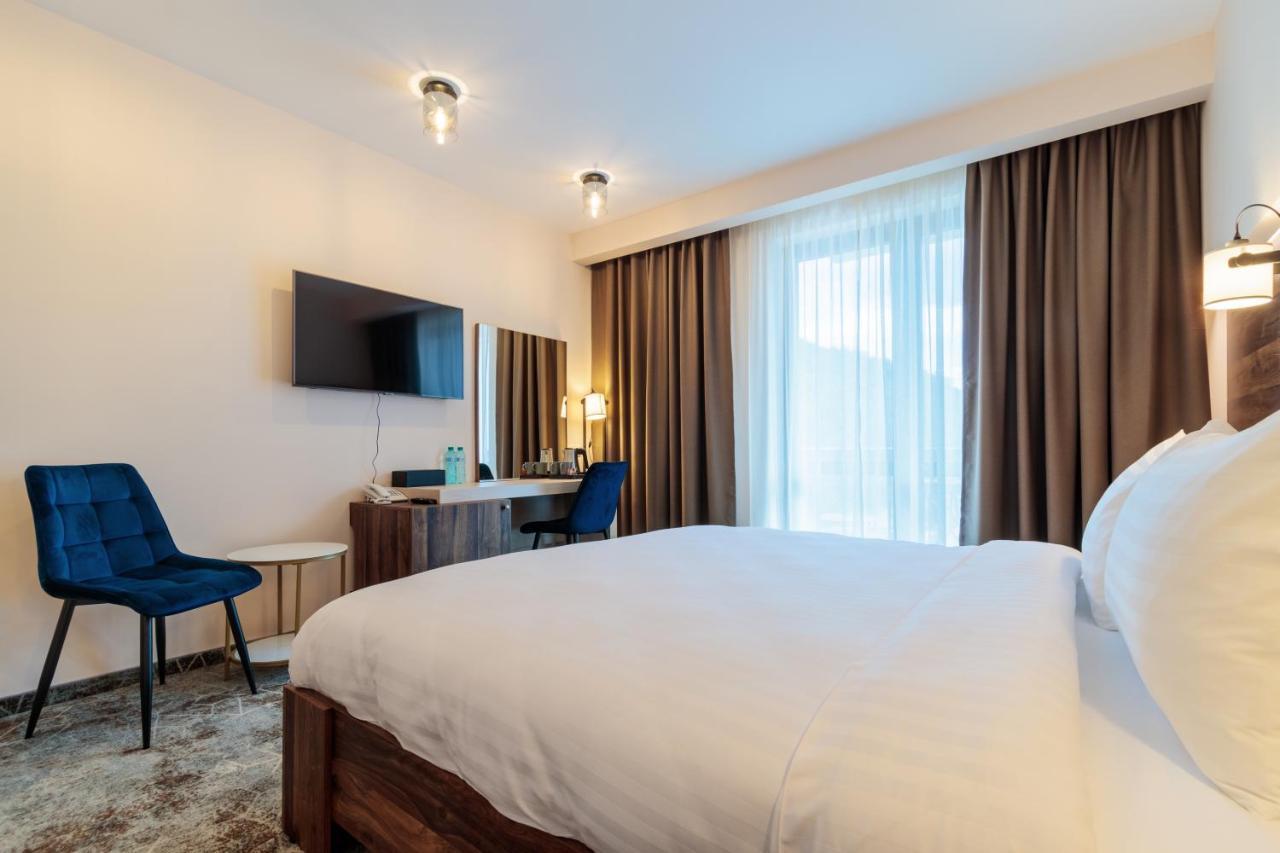 River Hotel & Spa Călimăneşti Kültér fotó