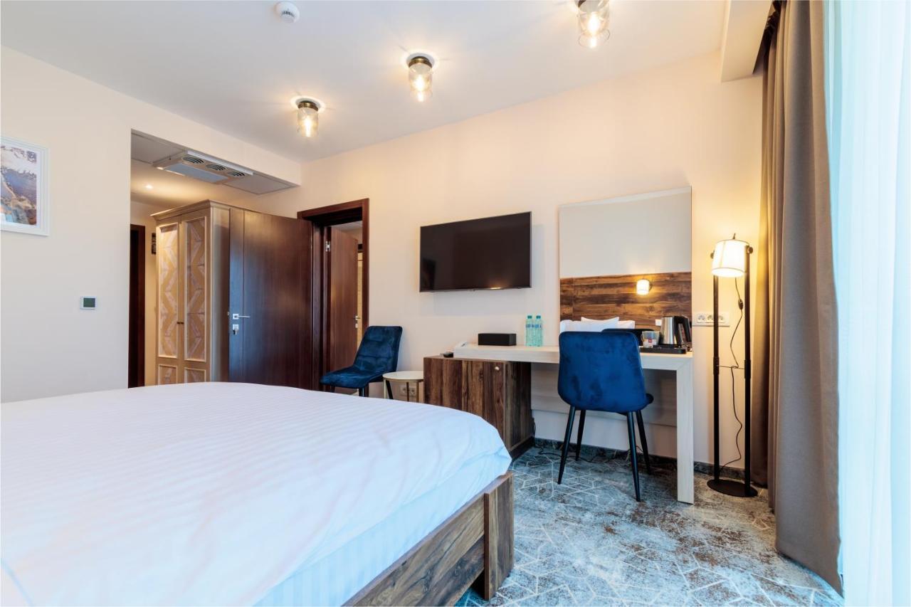 River Hotel & Spa Călimăneşti Kültér fotó