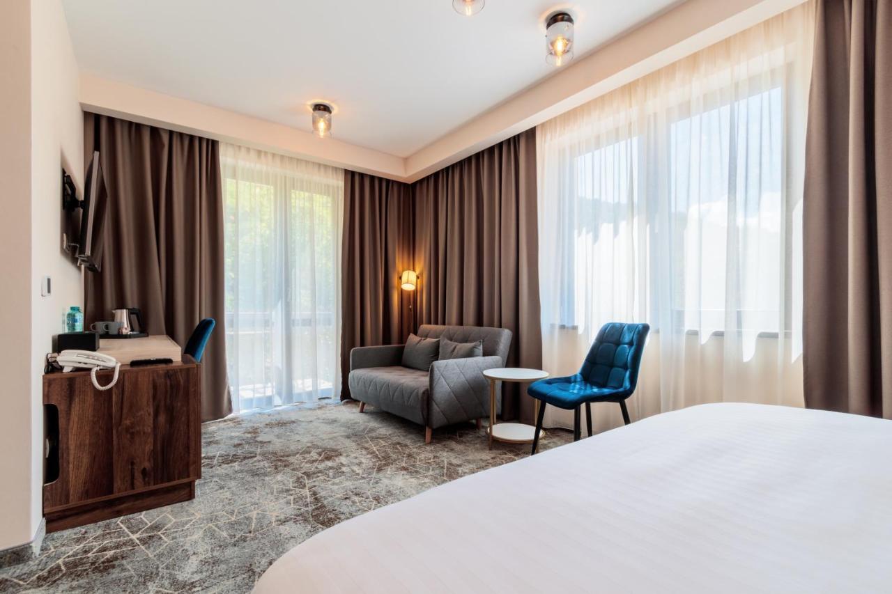 River Hotel & Spa Călimăneşti Kültér fotó