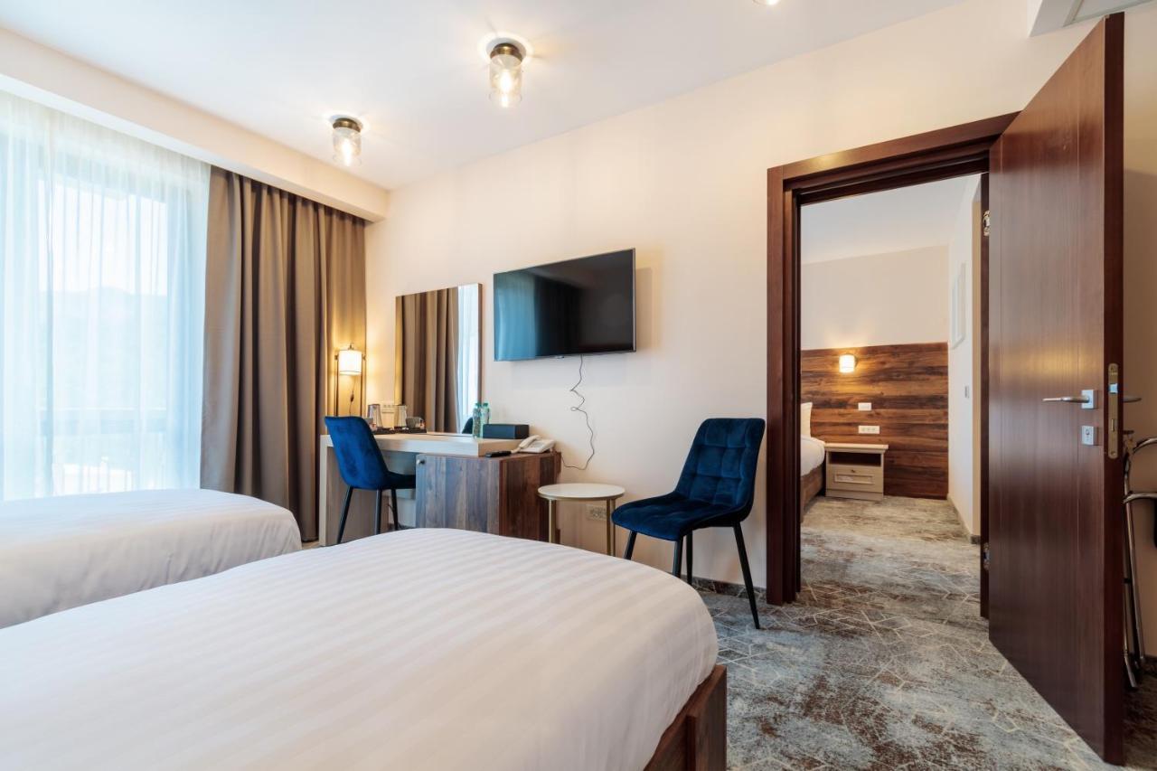 River Hotel & Spa Călimăneşti Kültér fotó