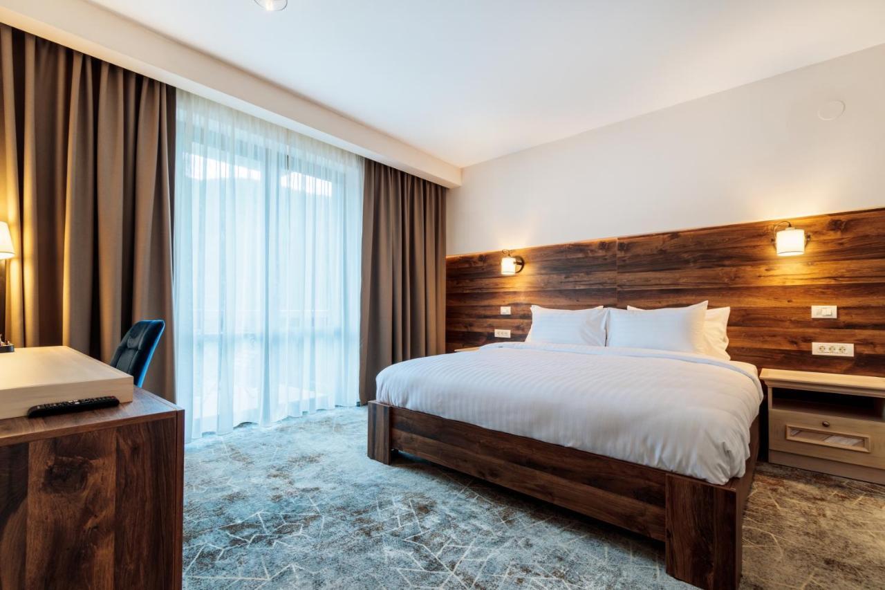 River Hotel & Spa Călimăneşti Kültér fotó