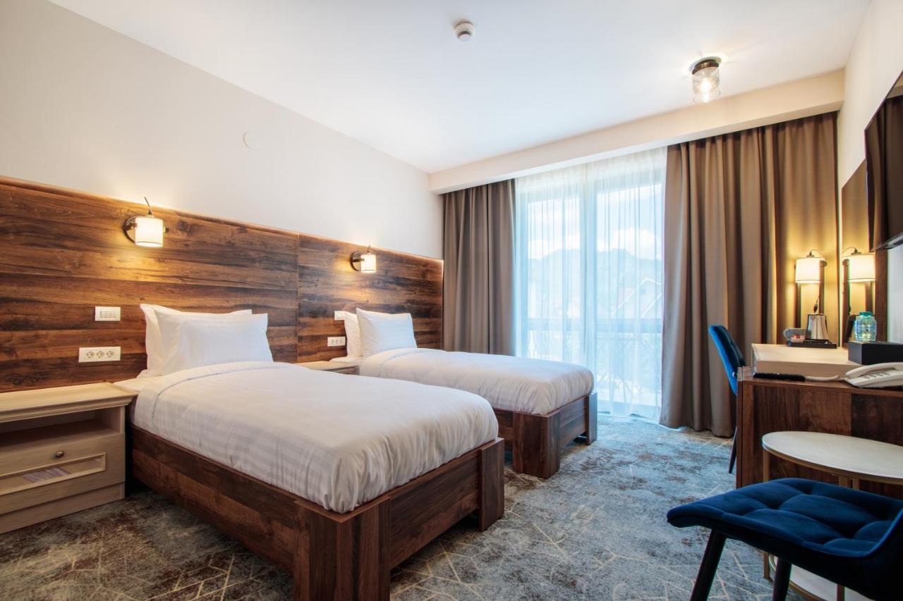 River Hotel & Spa Călimăneşti Kültér fotó