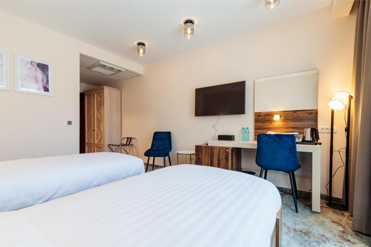 River Hotel & Spa Călimăneşti Kültér fotó