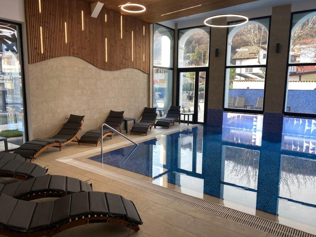 River Hotel & Spa Călimăneşti Kültér fotó